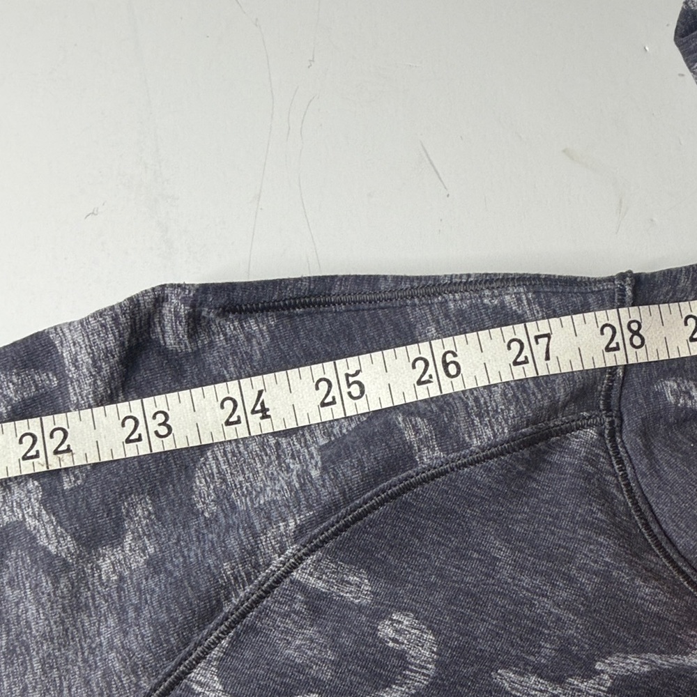 Lululemon Pullover with Hood 1/2 Zip Camo Size 4 - Picture 8 of 10